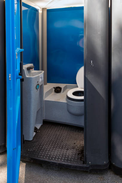 Best Long-term porta potty rental  in Farmingville, NY